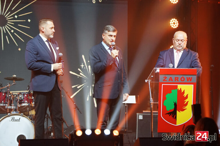 Burmistrz Żarowa rezygnuje po trzech kadencjach na stanowisku. „Chciałbym przekazać tę funkcję młodszym” [FOTO]