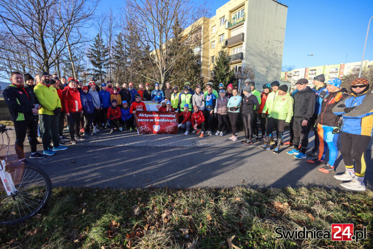 32. Finał WOŚP. Biegiem, spacerem i na rowerze po trasie w kształcie serca [FOTO/VIDEO]