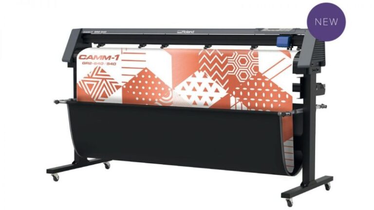 Wielofunkcyjne narzędzie dla twórców. Jak ploter drukująco-tnący zmienia świat produkcji?