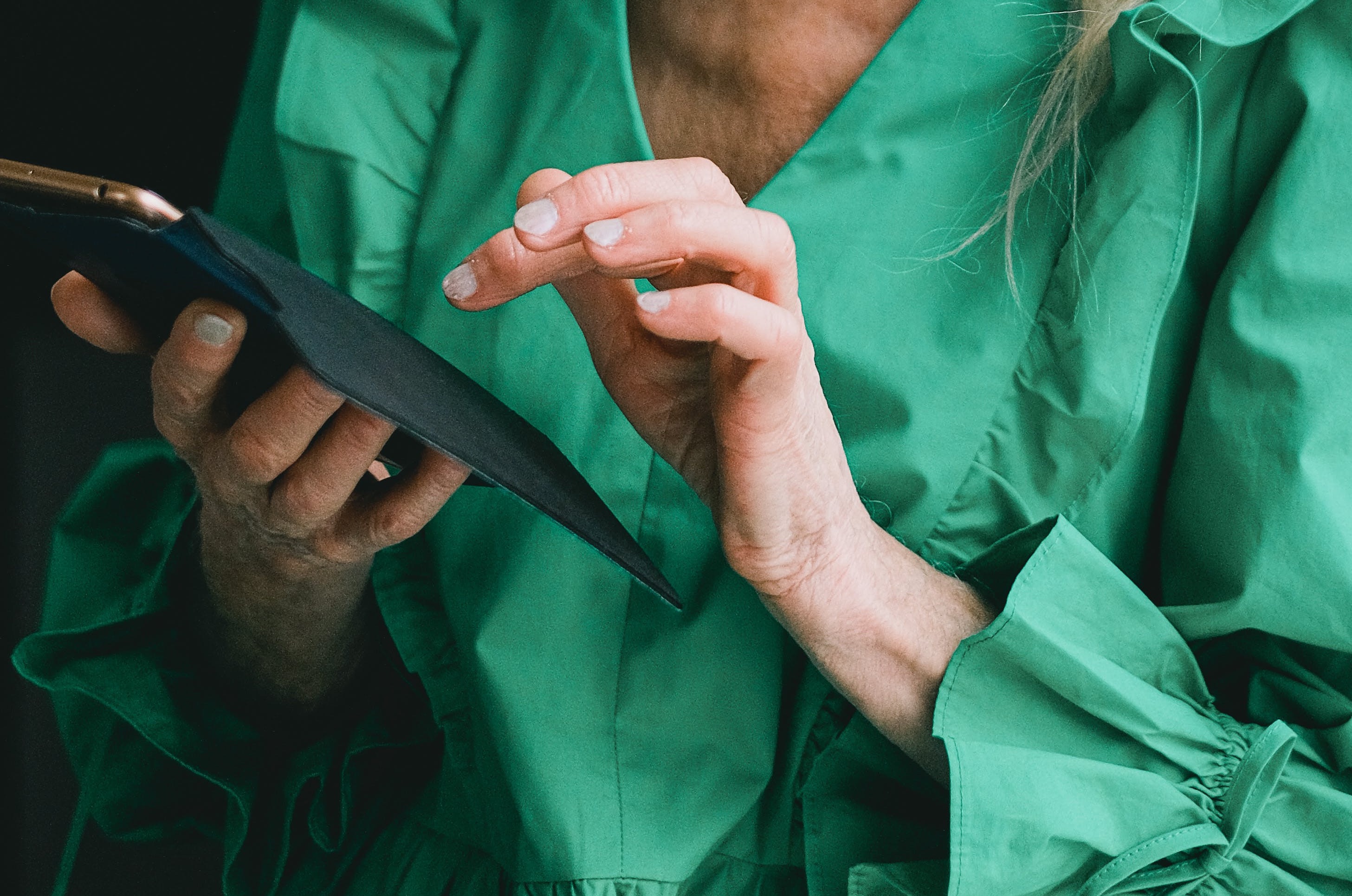 Skusiła ją obietnica szybkiego zysku. Oszuści wyczyścili konto z blisko 80 tysięcy złotych