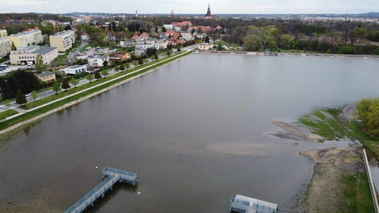Kajaki wrócą na zalew? Wody Polskie: „Urząd Miejski wciąż nie zawarł umowy na użytkowanie akwenu”