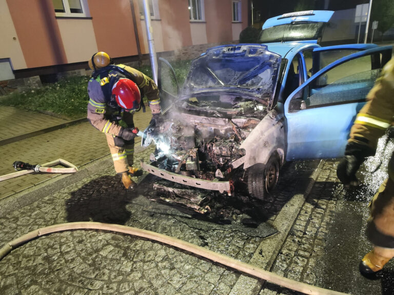 Spłonął samochód [FOTO]