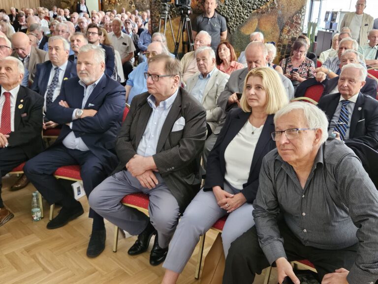 Prezydent Świdnicy na konferencji w 10 rocznicę śmierci generała Jaruzelskiego, architekta stanu wojennego