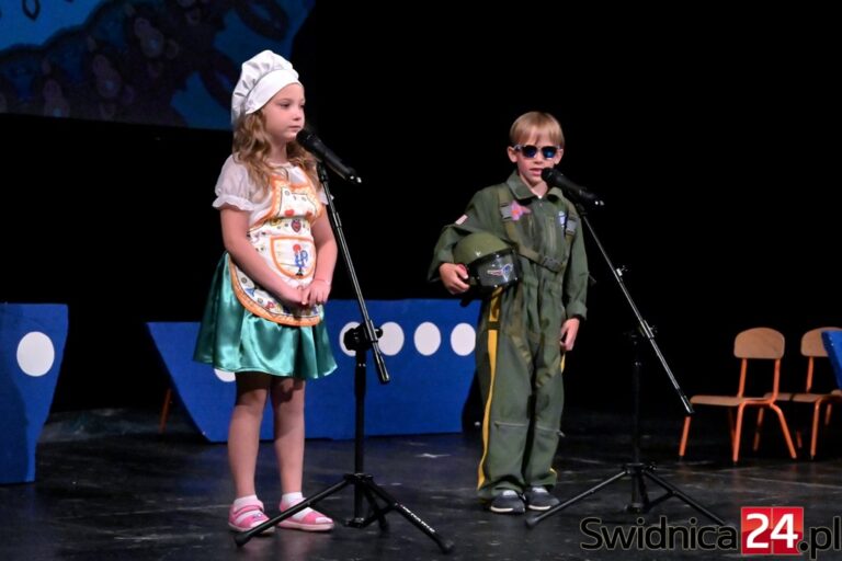 Nagrodzone przedszkolaki zaśpiewały w teatrze [118 ZDJĘĆ]