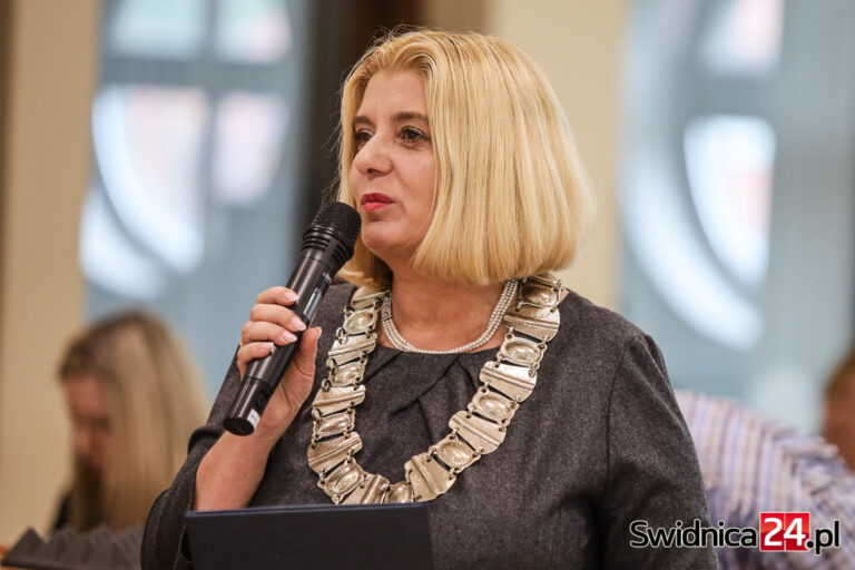 Prezydent Świdnicy chce umożliwić transkrypcję małżeństw jednopłciowych. „Chętnie sprawdzimy przepisy w praktyce”