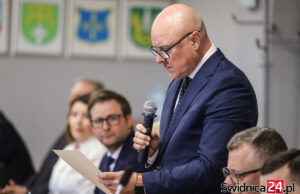 Wojewoda: Przewodniczący Rady Powiatu nie mógł odmówić zwołania sesji nadzwyczajnej ws. stanu służby zdrowia