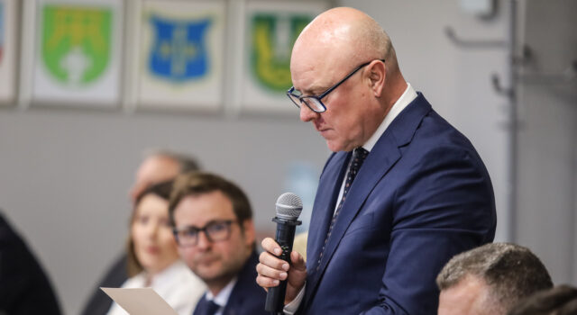Wojewoda: Przewodniczący Rady Powiatu nie mógł odmówić zwołania sesji nadzwyczajnej ws. stanu służby zdrowia