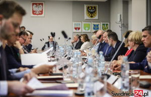 Taki będzie budżet powiatu świdnickiego na 2026 rok? Najwięcej na oświatę, mniej na inwestycje