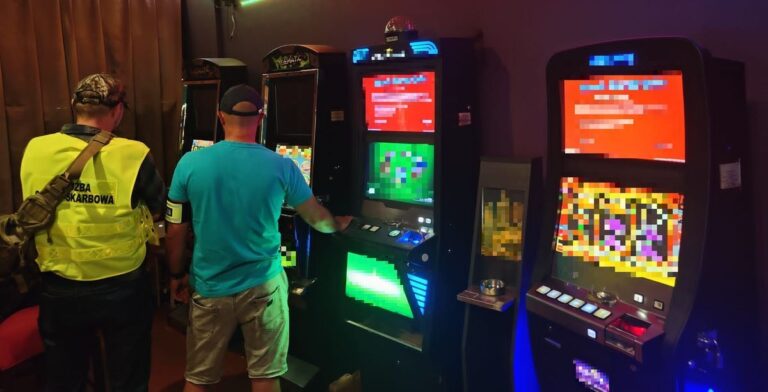 W Świdnicy przejęli nielegalne automaty do gier
