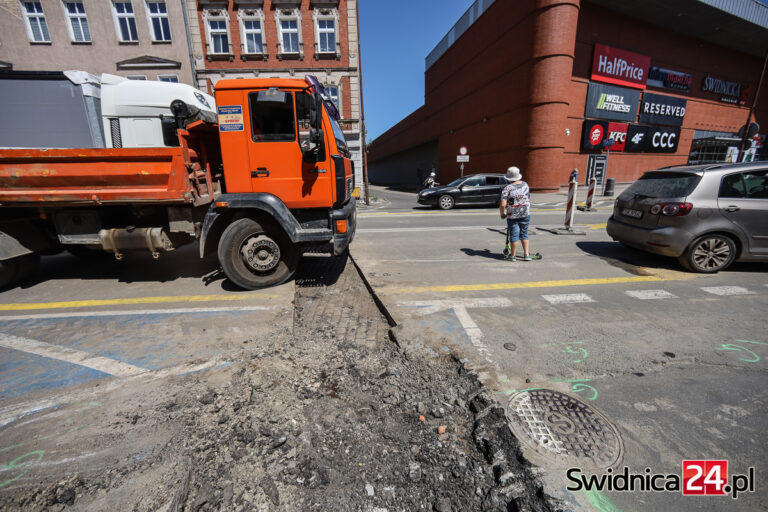 Bezpieczeństwo pieszych do poprawy. Na Westerplatte jedno przejście zniknie, drugie zyska sygnalizację [FOTO]