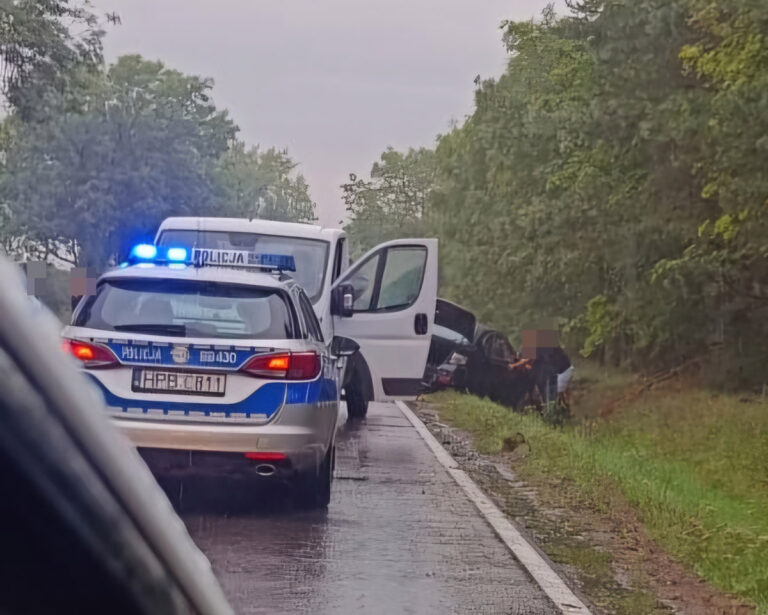 BMW zakończyło jazdę w rowie