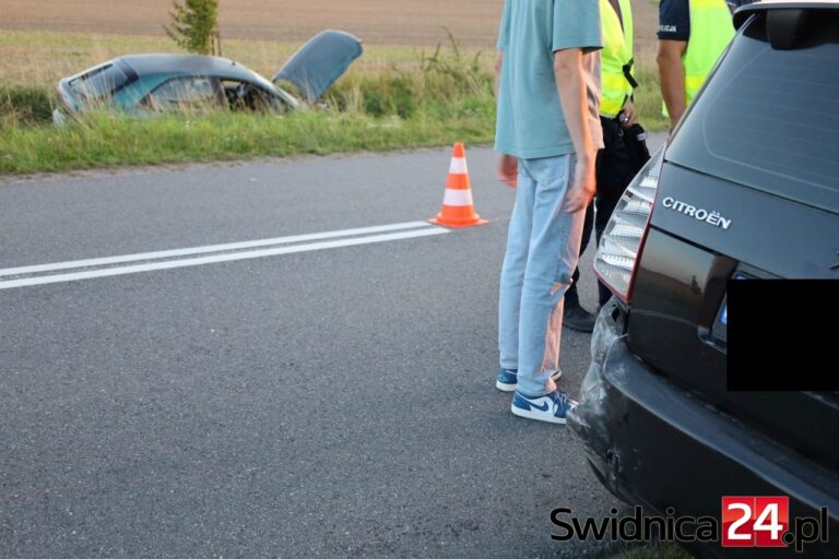 Zderzenie samochodów i rowerzysty [FOTO]