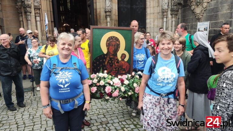 Po raz 21. świdnicka pielgrzymka wyruszyła na Jasną Górę [FOTO]