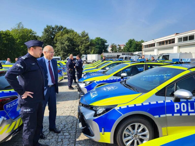 Nowe radiowozy trafią do policjantów w powiecie świdnickim