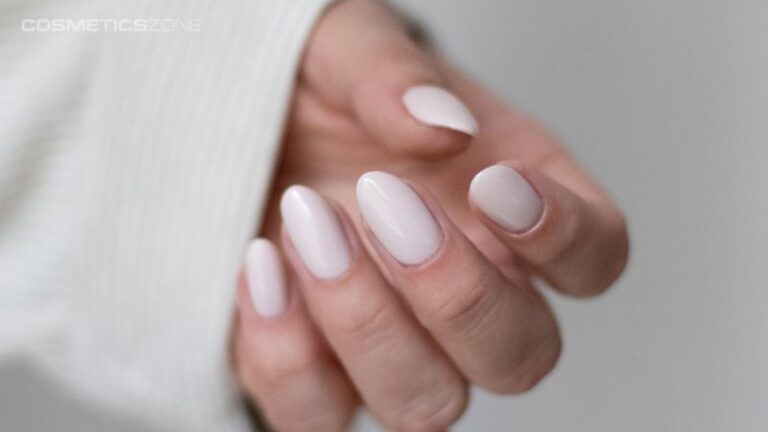 Mleczny lakier hybrydowy – 3 kroki do eleganckiego manicure’u na co dzień