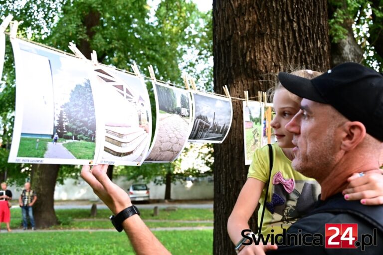 Przez obiektyw spojrzeli na rodzinne miasto. Prawie 200 zdjęć ze Spacerów Fotograficznych po Świdnicy