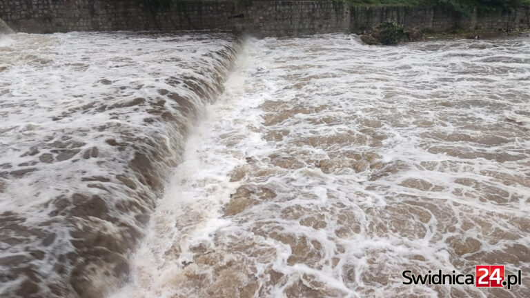 Synoptycy ostrzegają przed intensywnymi opadami i możliwymi wezbraniami na rzekach