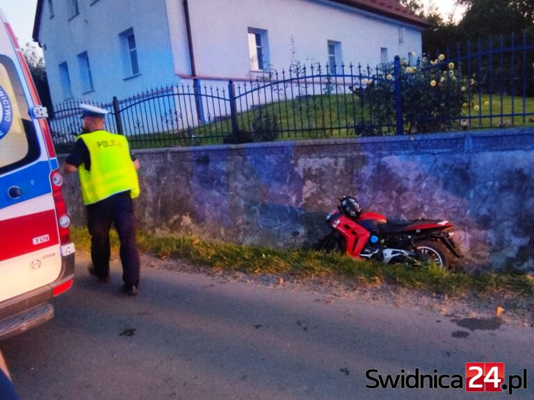 Motocyklista uderzył w mur [FOTO]