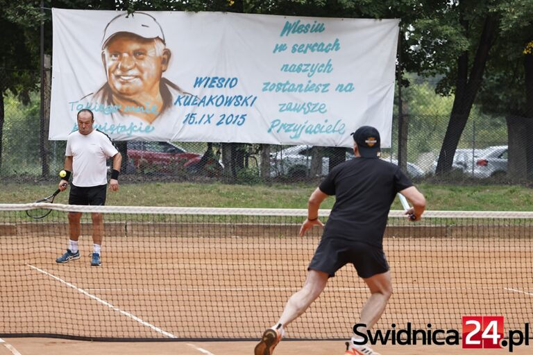 Znakomita frekwencja. Grają po raz dziesiąty dla Wiesia! [FOTO]