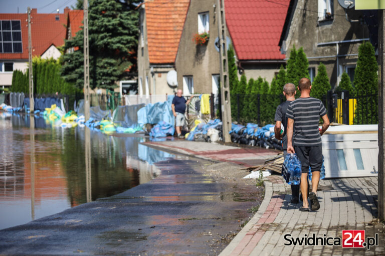 Odwołanie alarmu powodziowego w gminie Świdnica. „Trwają prace nad naprawieniem tego, co zniszczył żywioł”