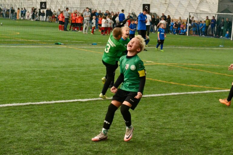 Biało-zieloni wygrywają mocno obsadzony turniej Football Arena Cup [FOTO]