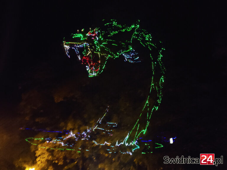 Od świetlnych iluminacji po laserowe animacje. Festiwal „Światło i dźwięk” w Strzegomiu [FOTO]