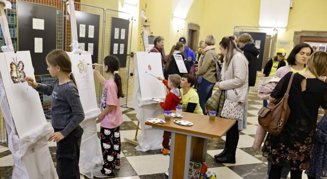 Od warsztatów rękodzielniczych po spotkanie z autorką kryminałów. Zbliża się XII Noc Bibliotek