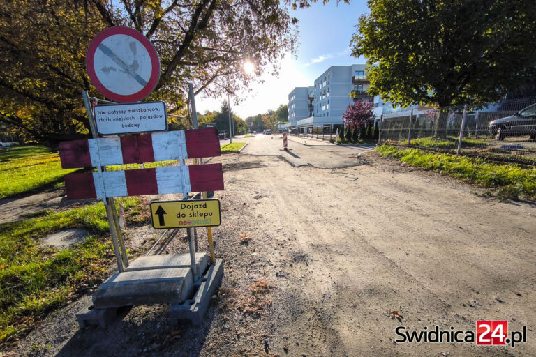 Przebudowa odcinka Kanonierskiej coraz bliżej ukończenia. Co z remontem pozostałej części ulicy? [FOTO]