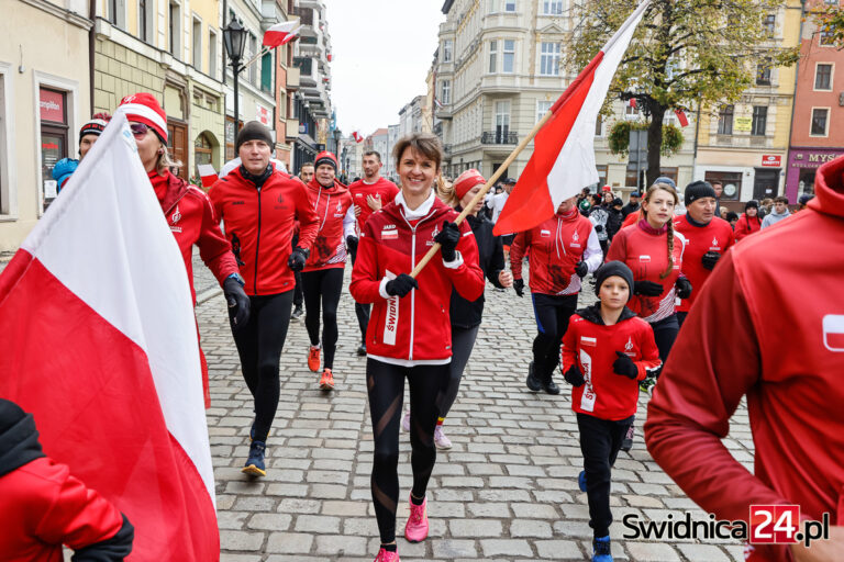 Aktywne świętowanie w biało-czerwonych barwach. Za nami 16. Świdnicki Bieg Niepodległości [FOTO/VIDEO]