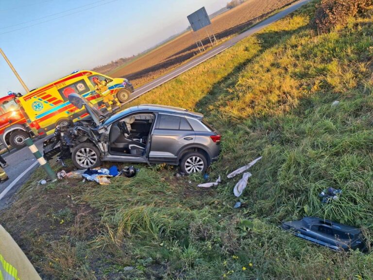 Zderzenie ciężarówki z osobówką na krajowej „piątce”. Jedna osoba trafiła do szpitala