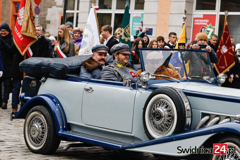 Koncerty i uroczystości. Narodowe Święto Niepodległości w powiecie świdnickim [PROGRAMY]