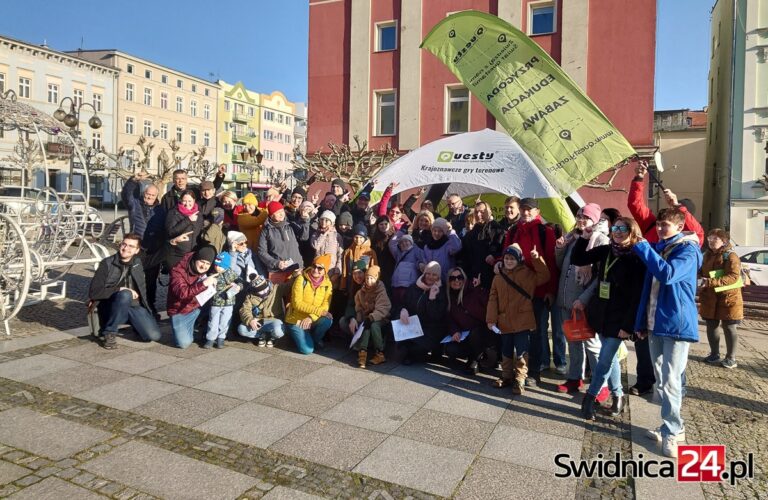 Ruszyli odkrywać tajemnice Strzegomia. Zainaugurowano nowy quest [FOTO]