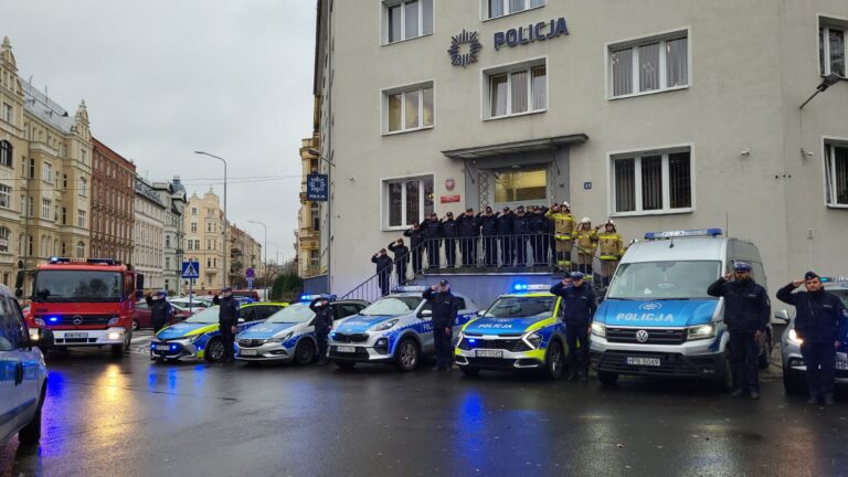 Oddali hołd zastrzelonemu policjantowi