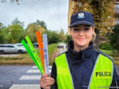 „To nie wstyd, to rozsądek”. Świdniccy policjanci zachęcają do noszenia odblasków