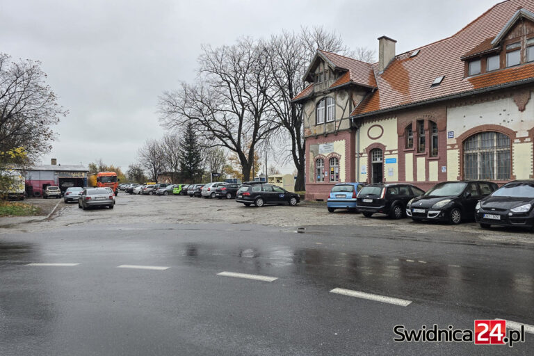 Pasażerowie zyskają udogodnienie w codziennych podróżach? Ma powstać nowy parking