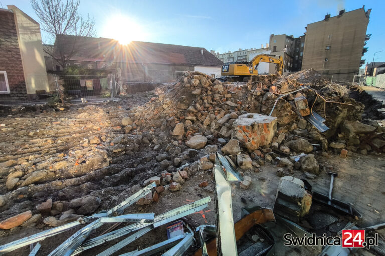 Wielkie burzenie przy Księcia Bolka Świdnickiego. Powstanie tam ponad 40 mieszkań [FOTO]