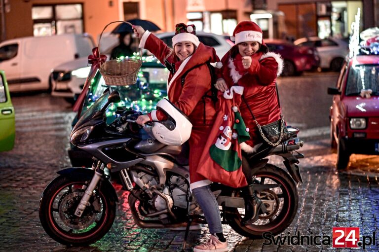 Mikołaj zajechał do Strzegomia [FOTO]