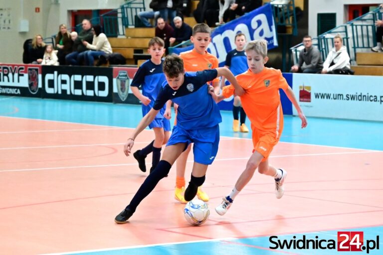 Młodzi piłkarze powalczą o cztery puchary [PLAN]