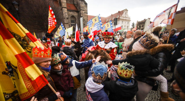 Orszak Trzech Króli przejdzie przez Świdnicę po raz czternasty. Na finał wspólne kolędowanie i ciepły poczęstunek