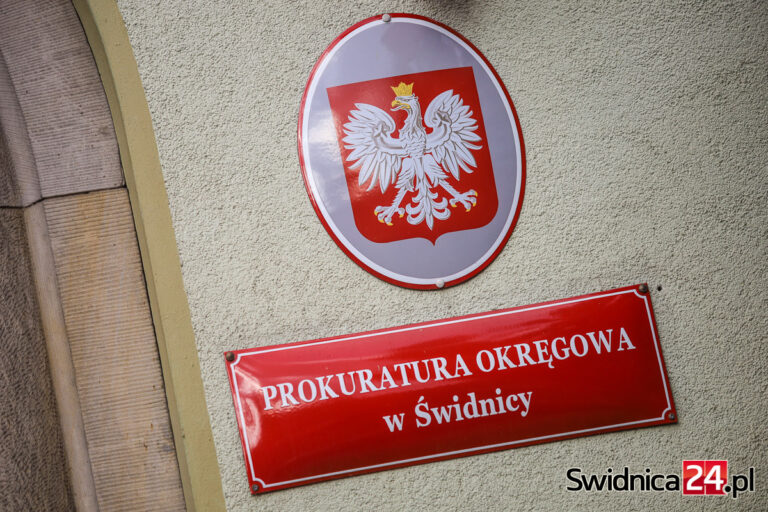 CBA zatrzymało 7 osób, świdnicka prokuratura nadzoruje śledztwo. Chodzi o inwestycje dotyczące przetwarzania i sortowania odpadów