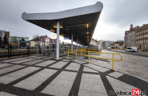 Cięcia na autobusowej trasie Świdnica-Wrocław. Przewoźnik tłumaczy to „dostosowaniem do realnego obłożenia”