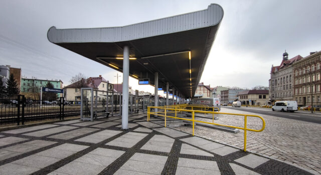 Cięcia na autobusowej trasie Świdnica-Wrocław. Przewoźnik tłumaczy to „dostosowaniem do realnego obłożenia”