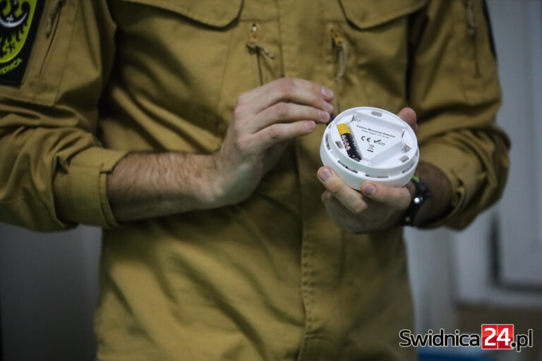 Trwa sezon grzewczy. Strażacy przypominają o czujnikach tlenku węgla i dymu