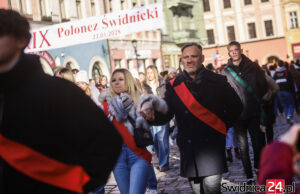 Maturzyści z powiatu świdnickiego po raz 20. zatańczą poloneza na Rynku w Świdnicy