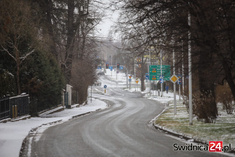 Najpierw mokry śnieg, potem mróz. Będzie ślisko