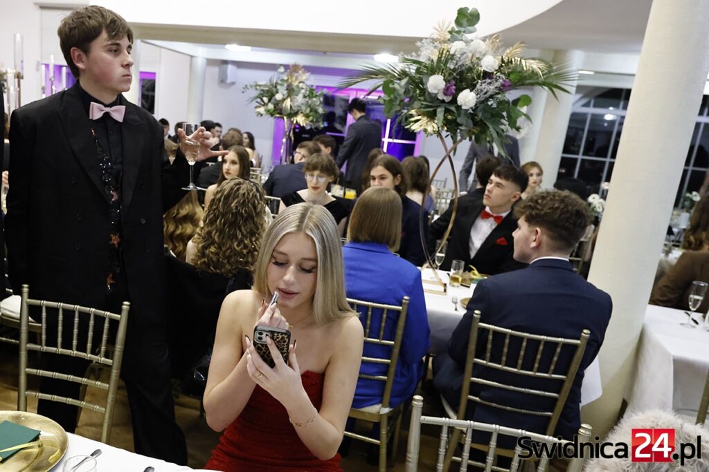 To był bal! Studniówka II LO im. Stefana Banacha w Świdnicy [FOTO/VIDEO