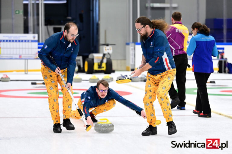 Znamy zwycięzców, wielkie święto curlingu w Świdnicy zakończone [DUŻO ZDJĘĆ/WYNIKI]