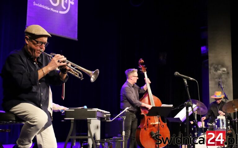 Znakomita gra i poruszająca wypowiedź amerykańskiego trębacza w Świdnicy. Wystąpili też polscy jazzmani [FOTO]