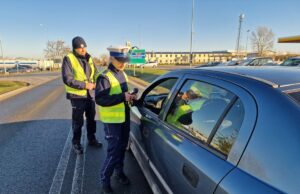 25-latek błyskawicznie skazany na więzienie. Wsiadł za kierownicę mimo czterech zakazów