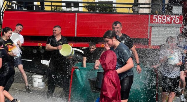 Bitwa wodna lany poniedziałek 2025 Dobromierz (7) Bitwa wodna lany poniedziałek 2025 Dobromierz (7)
